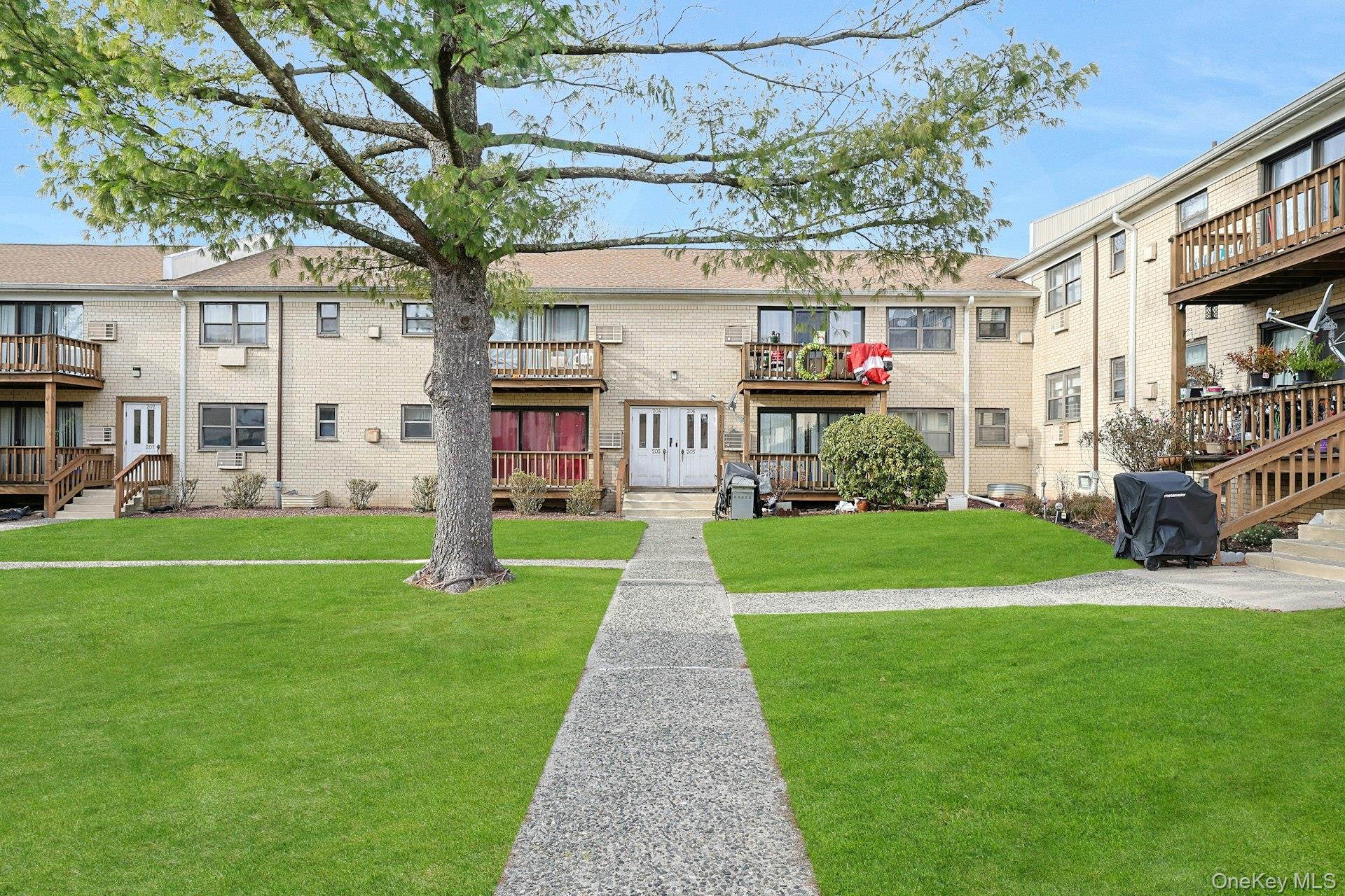 205 Sneden Place W 205 Out of NYC Spring Valley, NY 10977