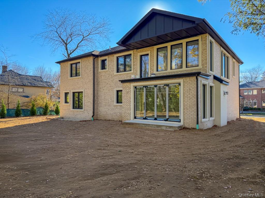 97 Parkway Drive Roslyn Heights Roslyn Heights, NY 11577