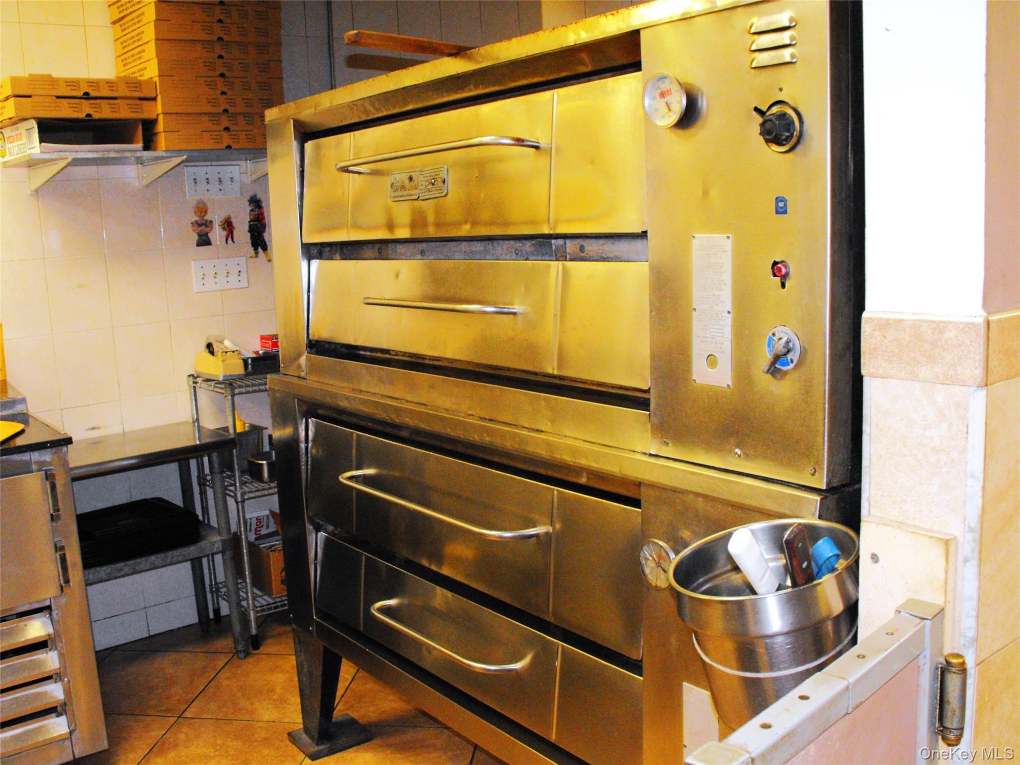 81-13 Northern Boulevard Jackson Heights Jackson Heights, NY 11372