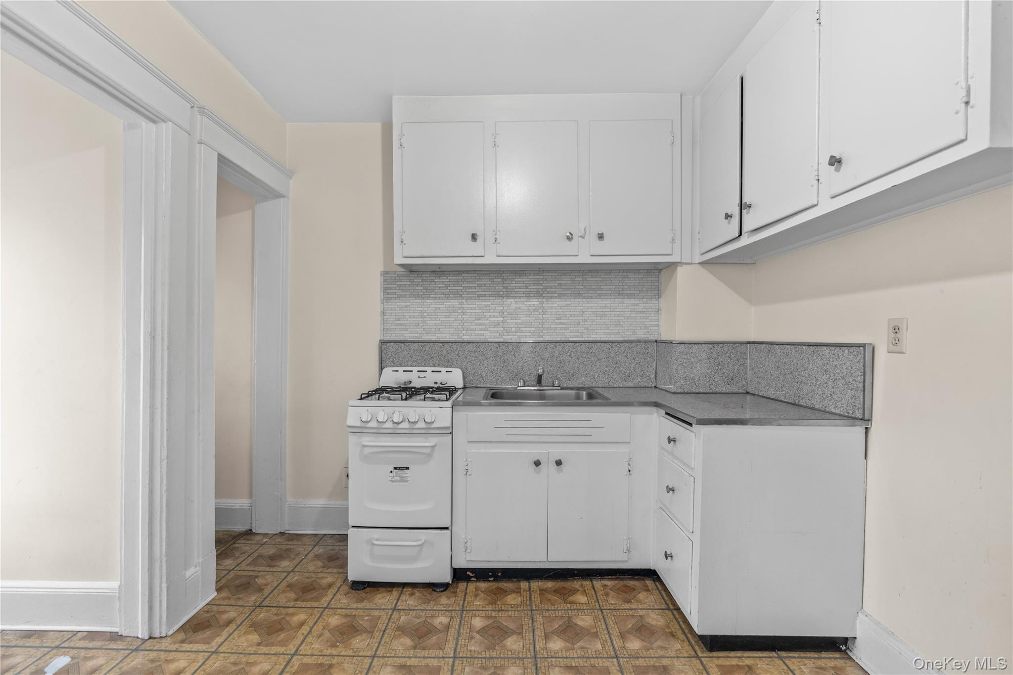 63 Grant Avenue White Plains White Plains, NY 10603