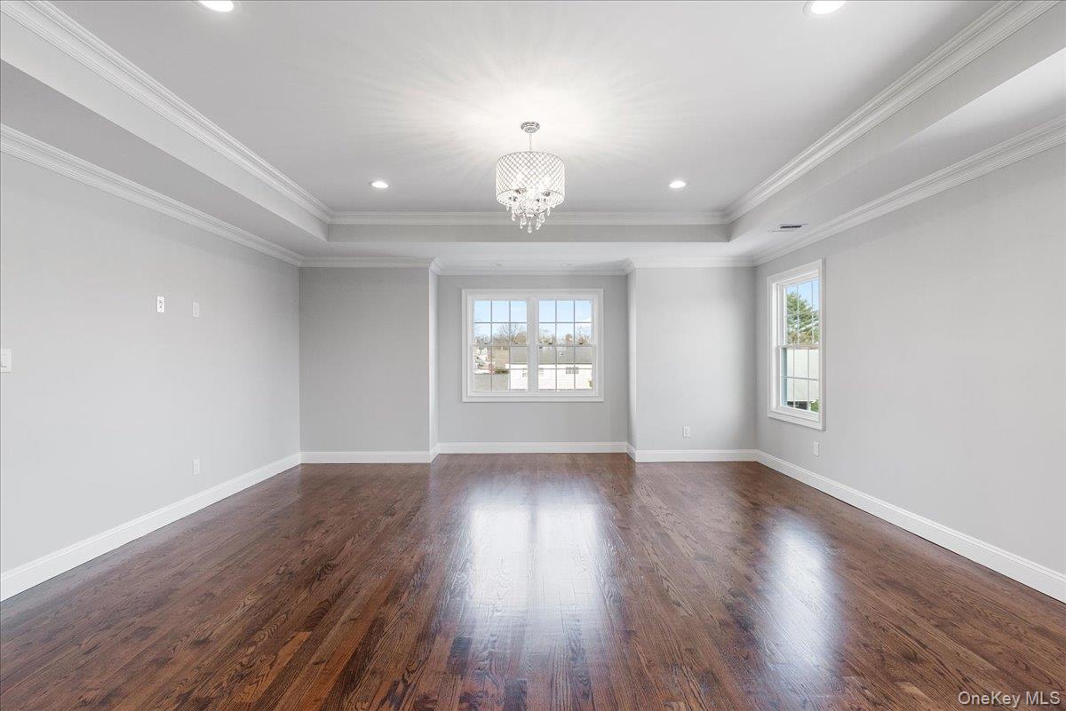 3421 Hawthorne Drive N Wantagh Wantagh, NY 11793