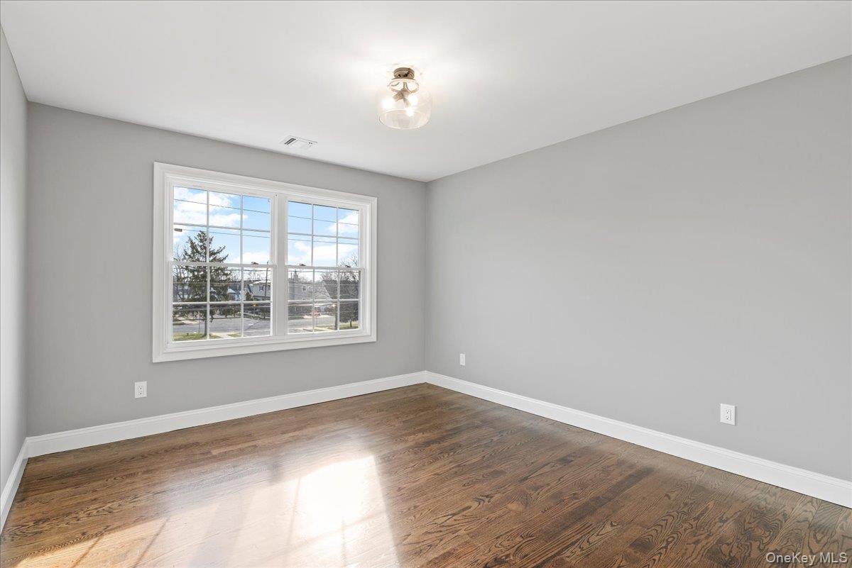 3421 Hawthorne Drive N Wantagh Wantagh, NY 11793