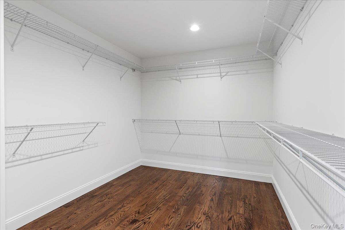 3421 Hawthorne Drive N Wantagh Wantagh, NY 11793