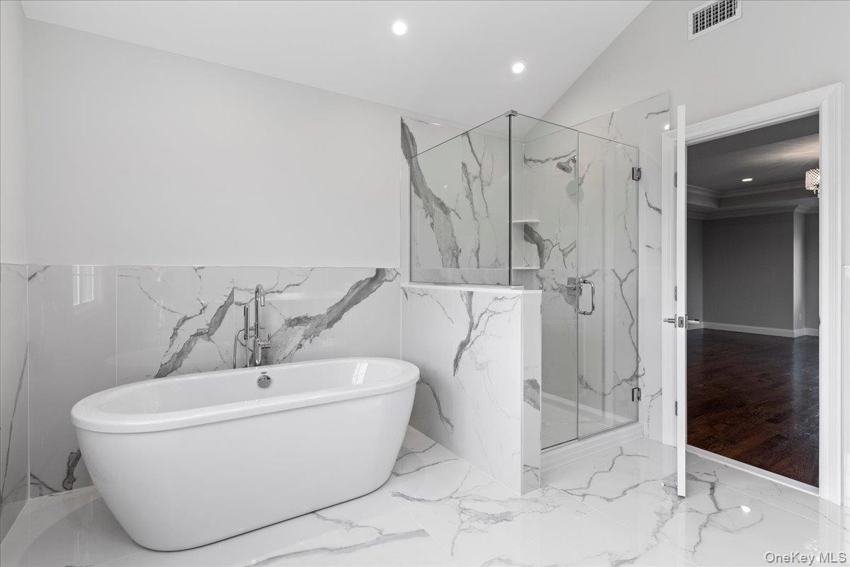 3421 Hawthorne Drive N Wantagh Wantagh, NY 11793