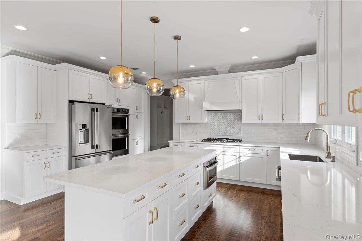 3421 Hawthorne Drive N Wantagh Wantagh, NY 11793