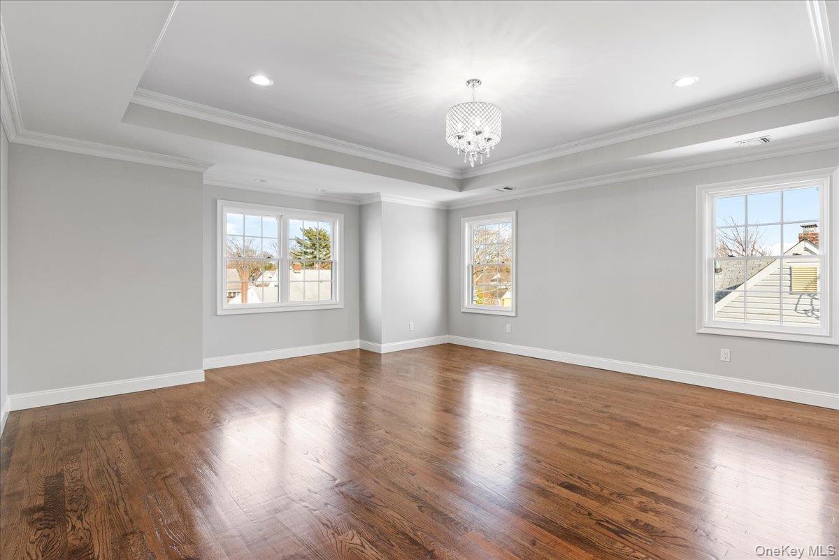 3421 Hawthorne Drive N Wantagh Wantagh, NY 11793