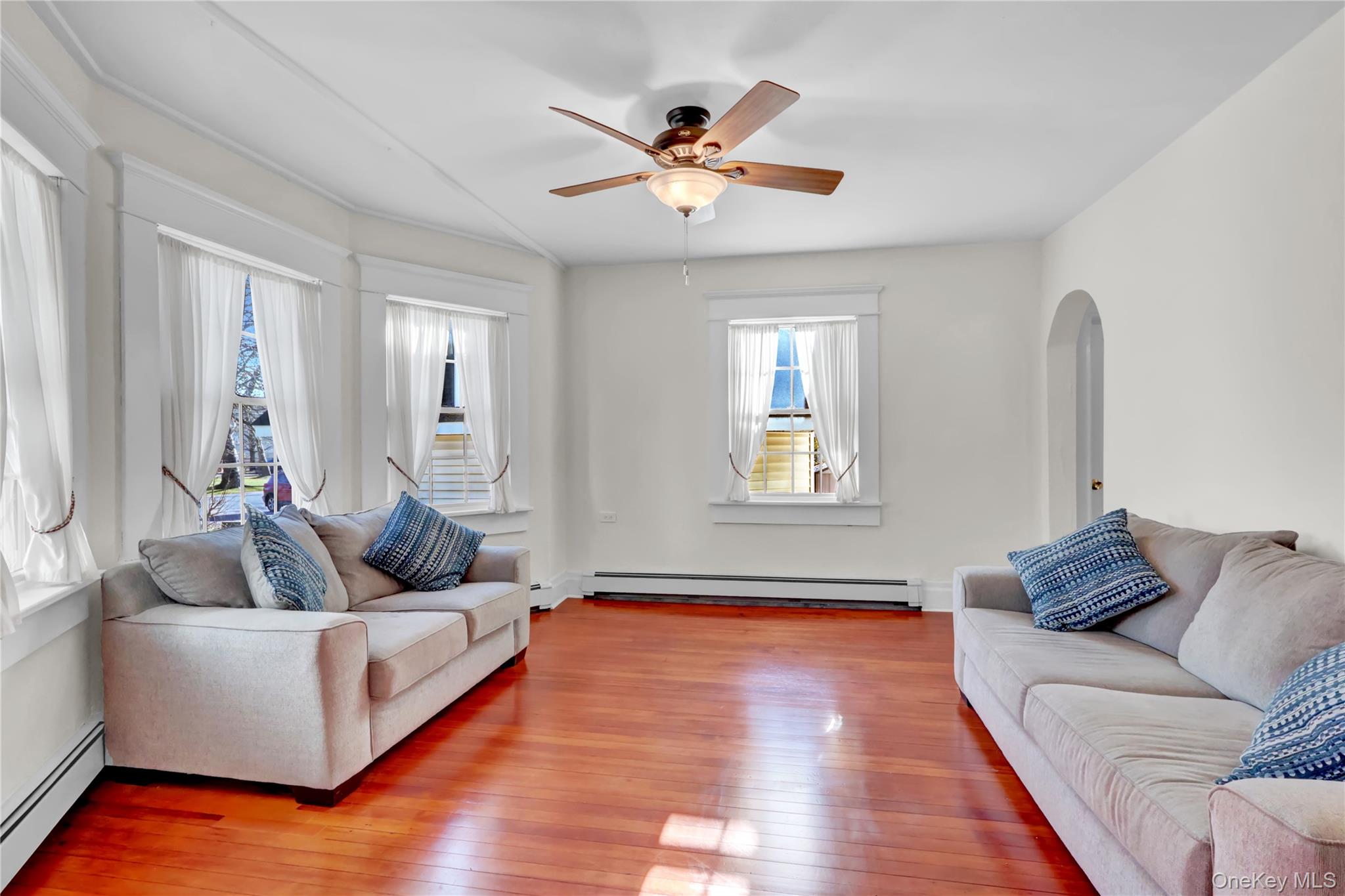 31 Hiawatha Drive Brightwaters Brightwaters, NY 11718