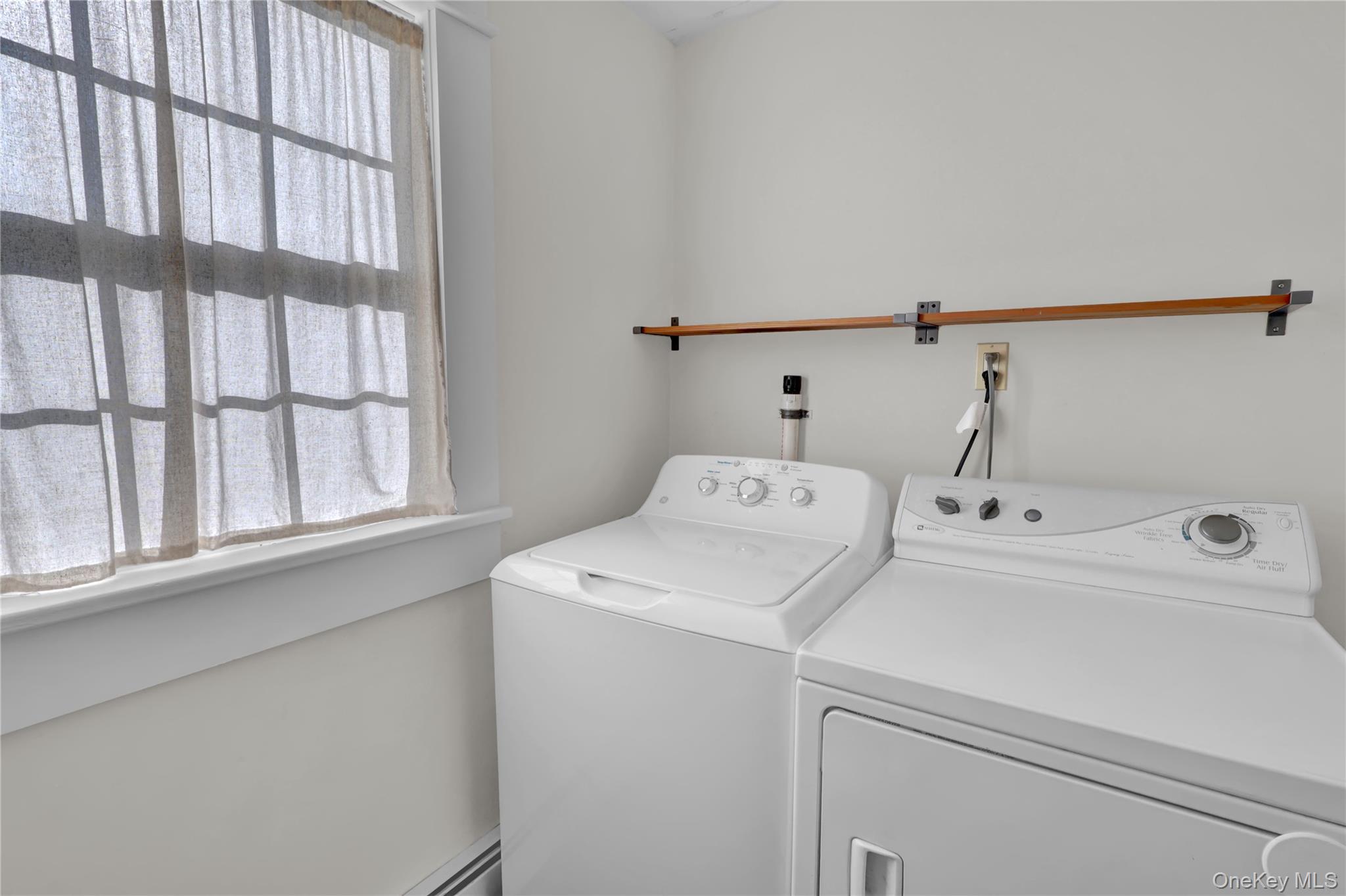 31 Hiawatha Drive Brightwaters Brightwaters, NY 11718