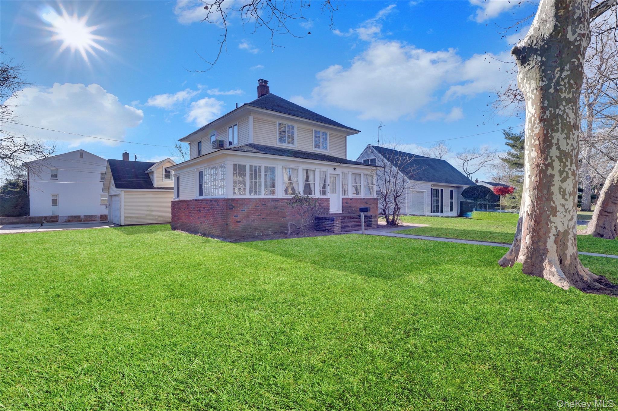 31 Hiawatha Drive Brightwaters Brightwaters, NY 11718