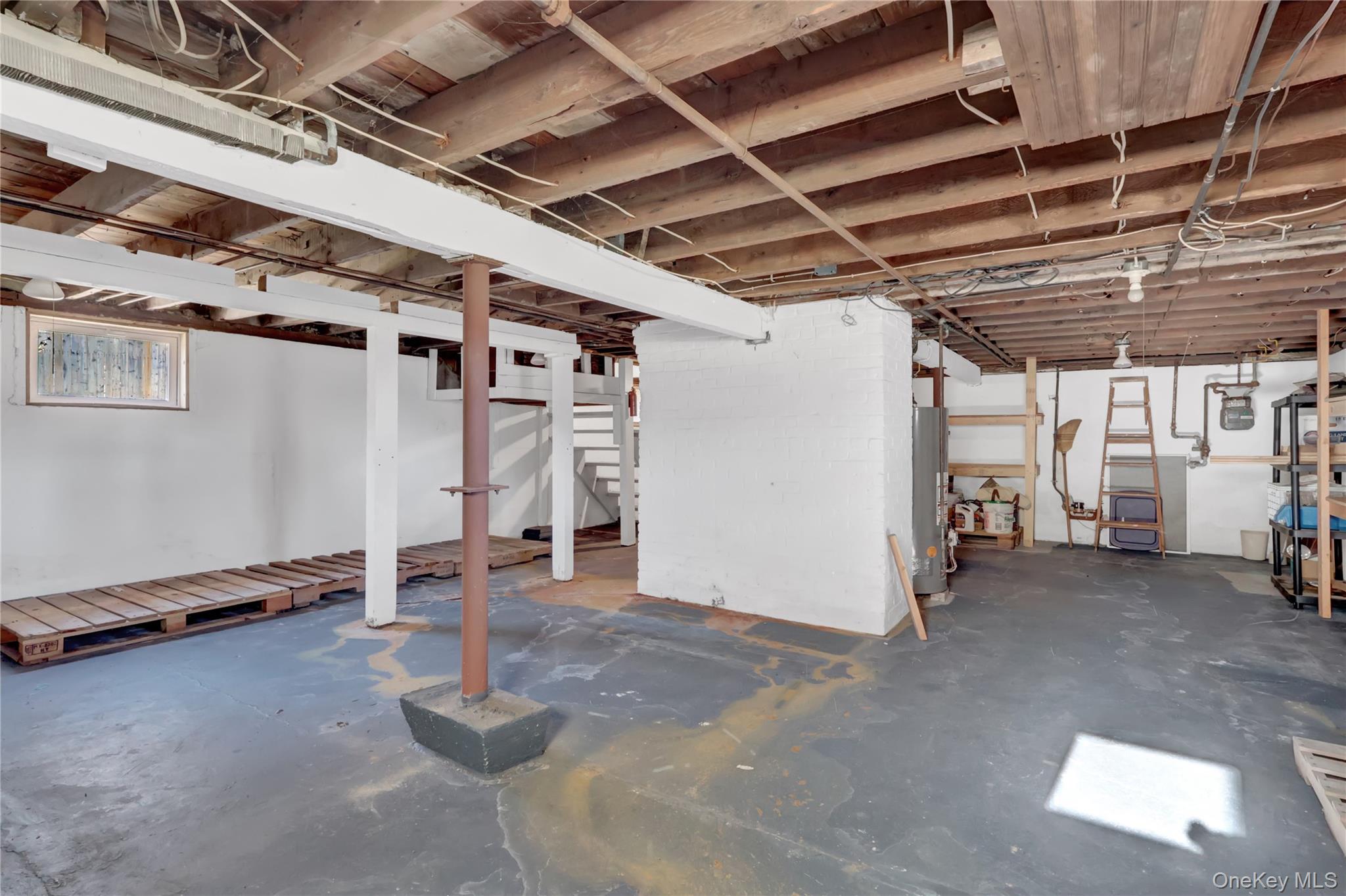 31 Hiawatha Drive Brightwaters Brightwaters, NY 11718