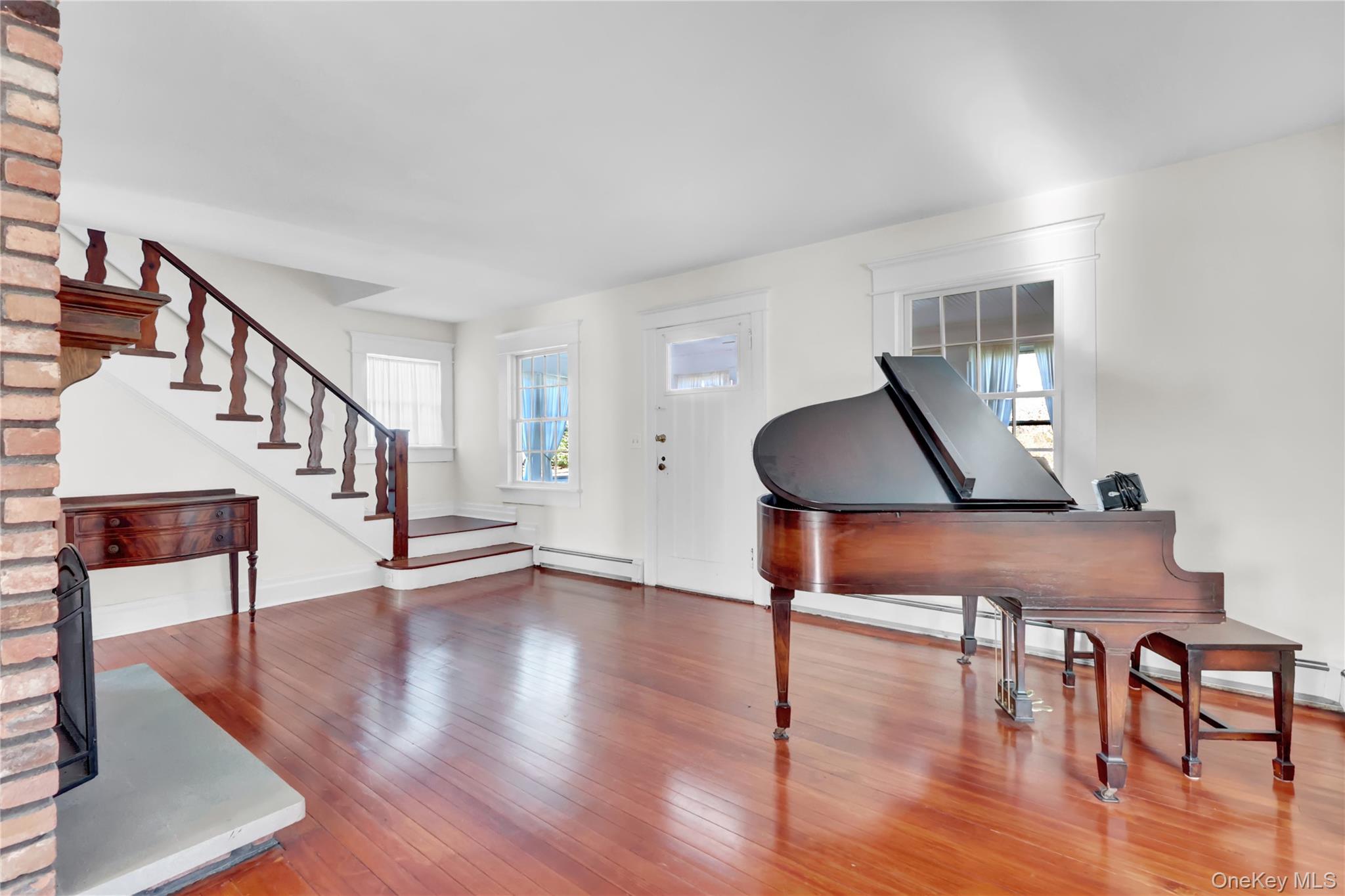 31 Hiawatha Drive Brightwaters Brightwaters, NY 11718