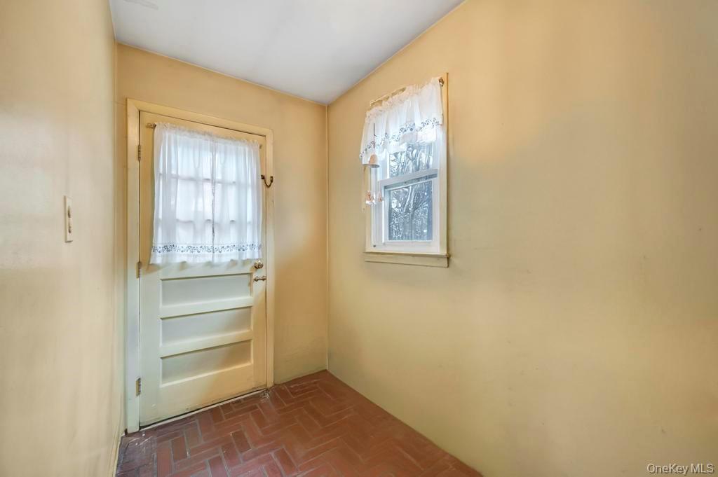 441 Roslyn Road East Williston, NY 11596