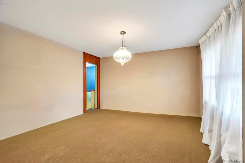 441 Roslyn Road East Williston, NY 11596