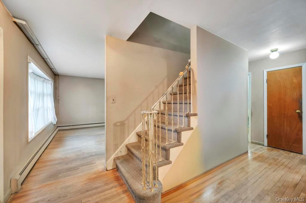 441 Roslyn Road East Williston, NY 11596