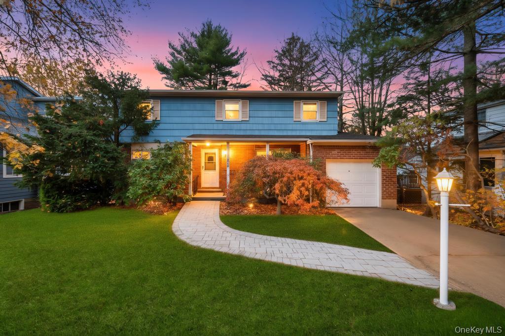 441 Roslyn Road East Williston, NY 11596