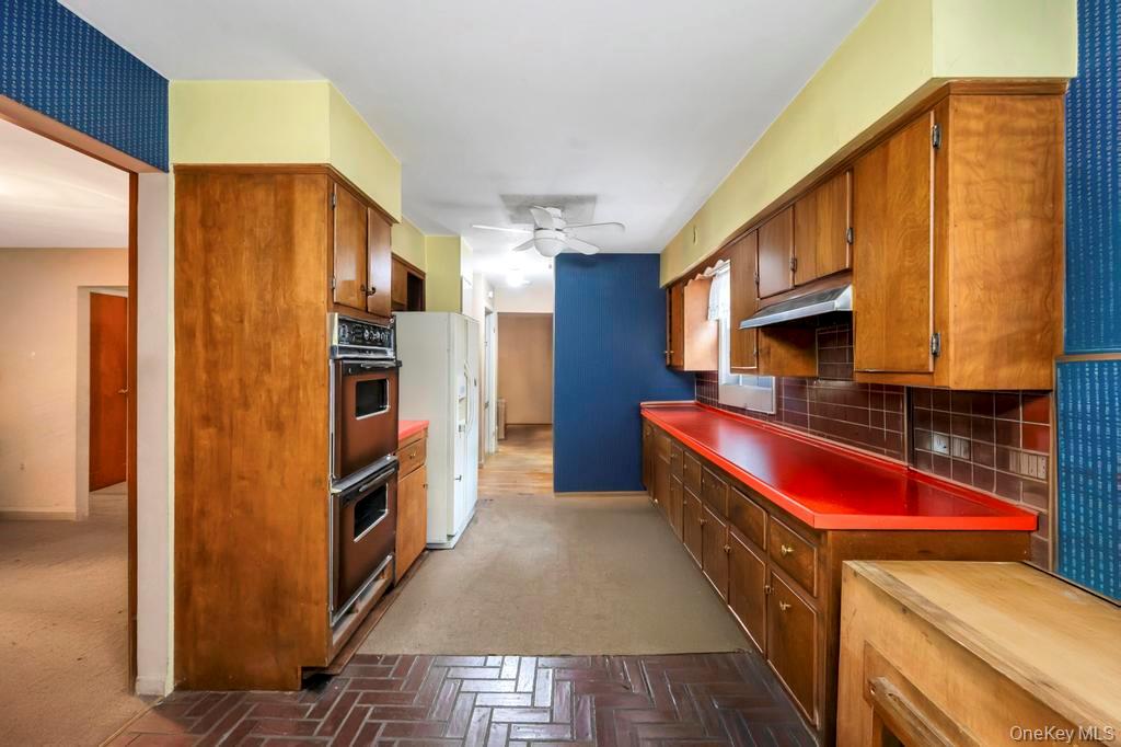 441 Roslyn Road East Williston, NY 11596