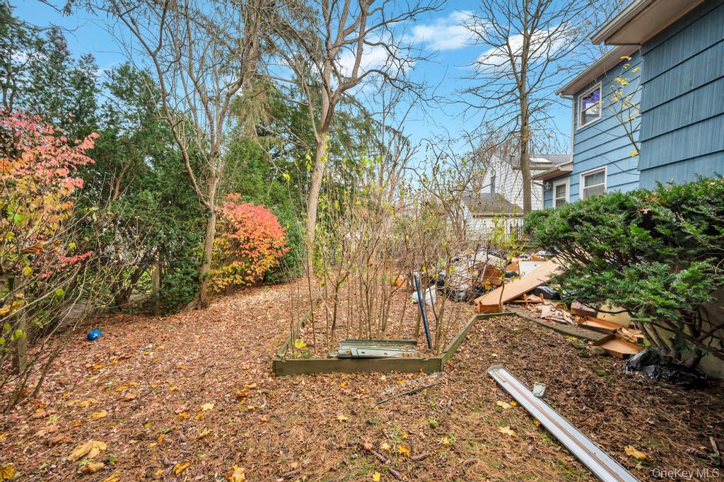 441 Roslyn Road East Williston, NY 11596