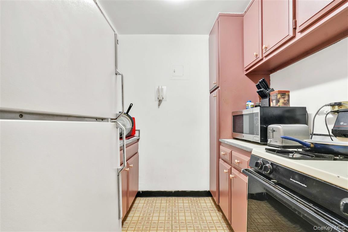 77 East 12th Street 17-K New York , NY 10003