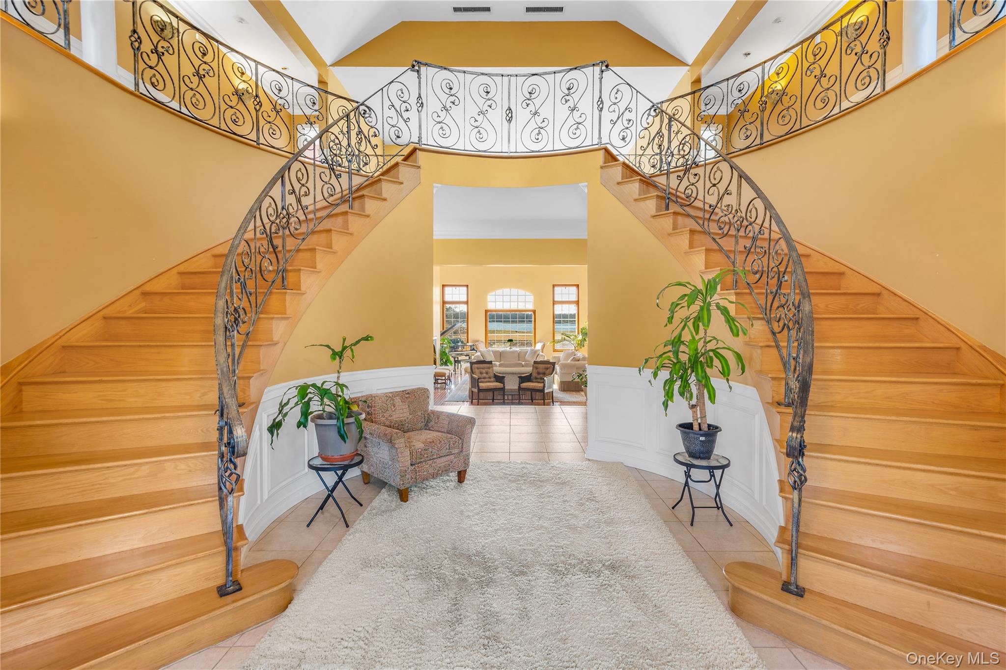 28 Old Neck Road S Center Moriches Center Moriches, NY 11934