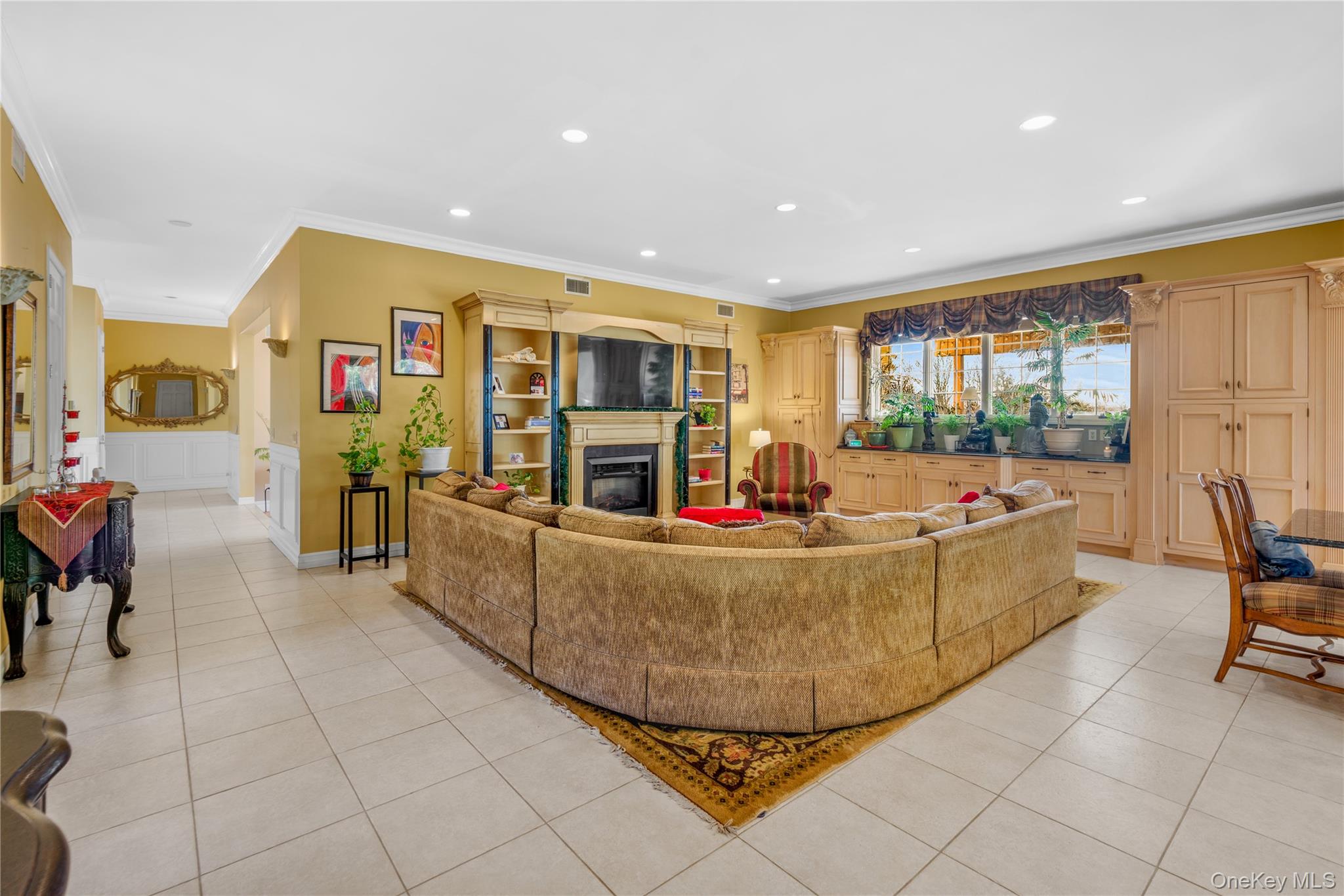 28 Old Neck Road S Center Moriches Center Moriches, NY 11934