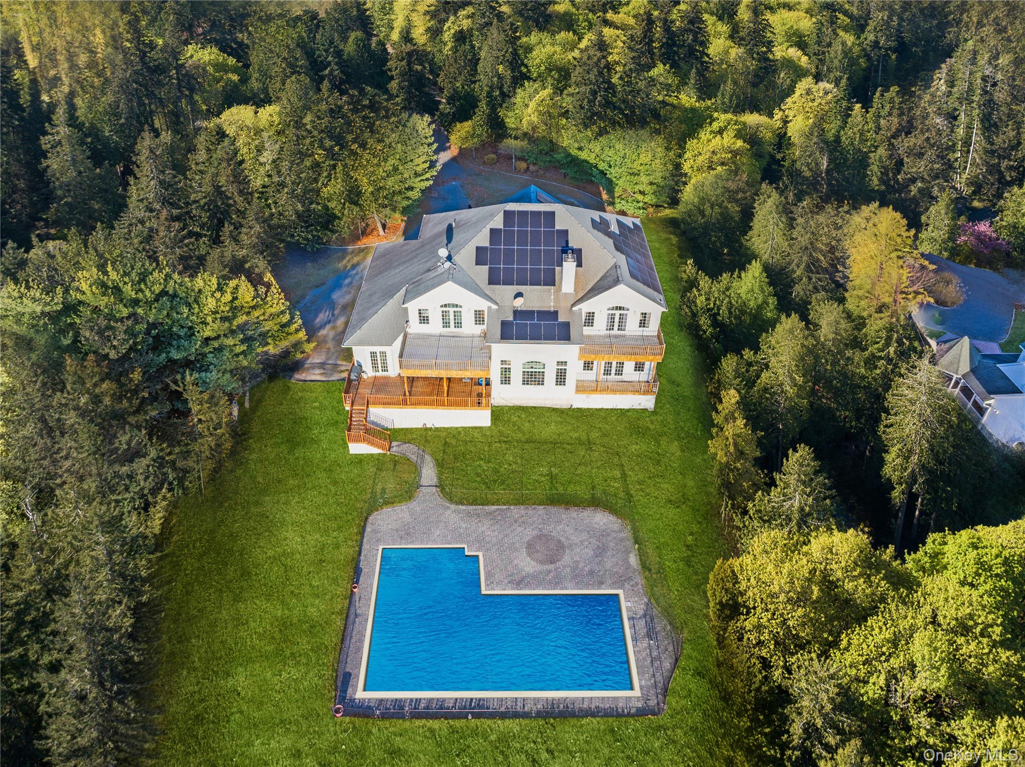 28 Old Neck Road S Center Moriches Center Moriches, NY 11934