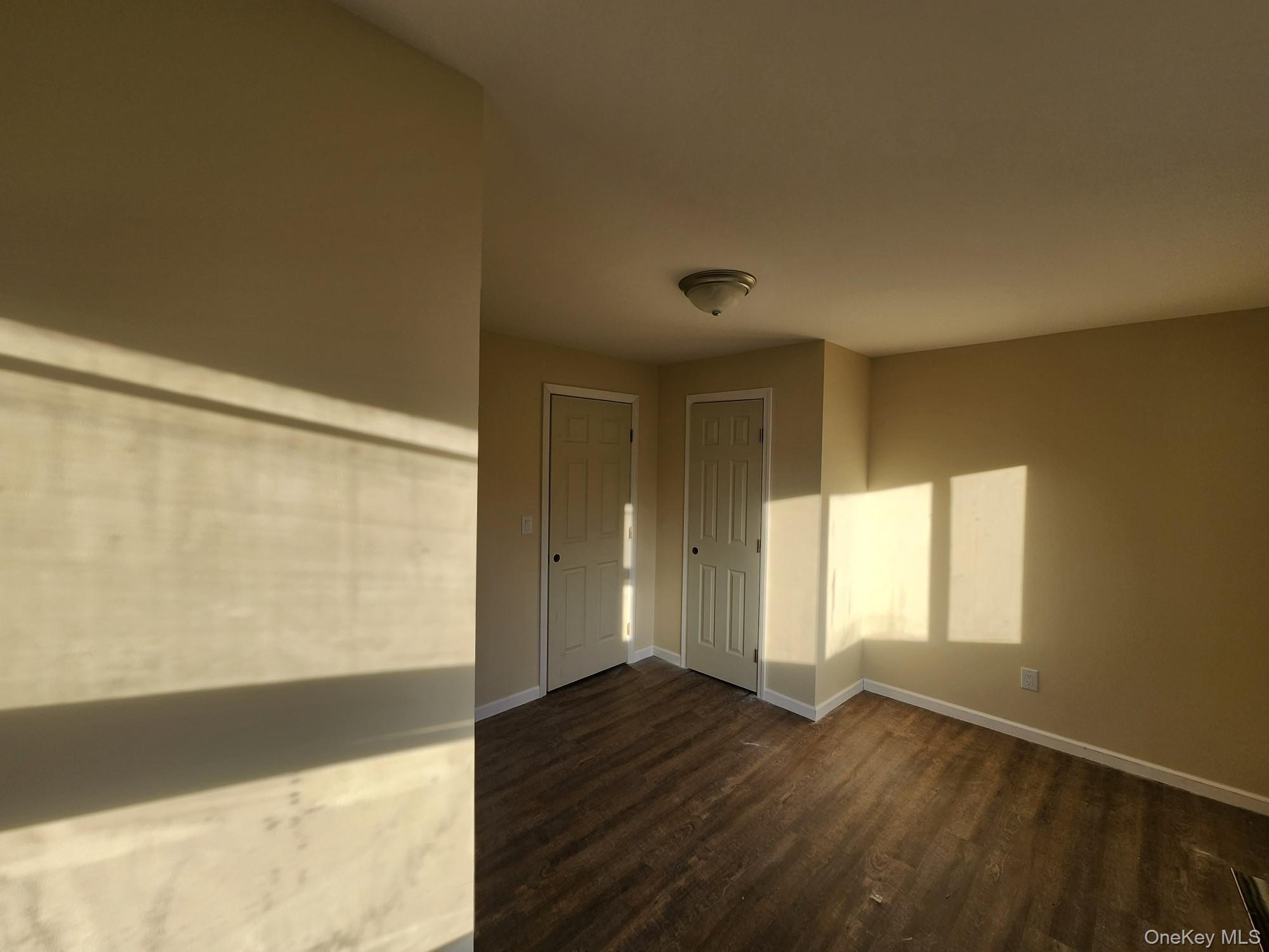 24 Poplar Place Bay Shore Bay Shore, NY 11706