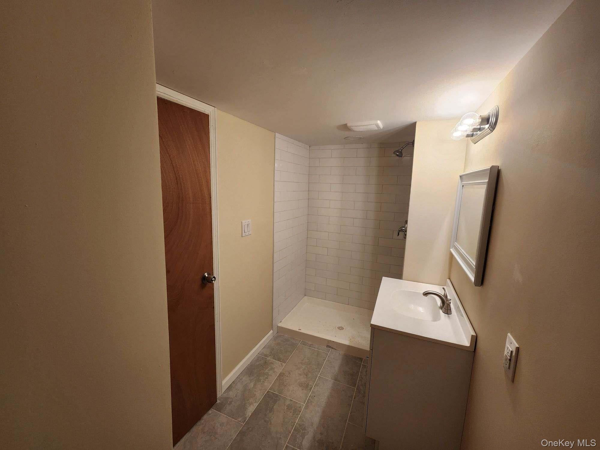 24 Poplar Place Bay Shore Bay Shore, NY 11706