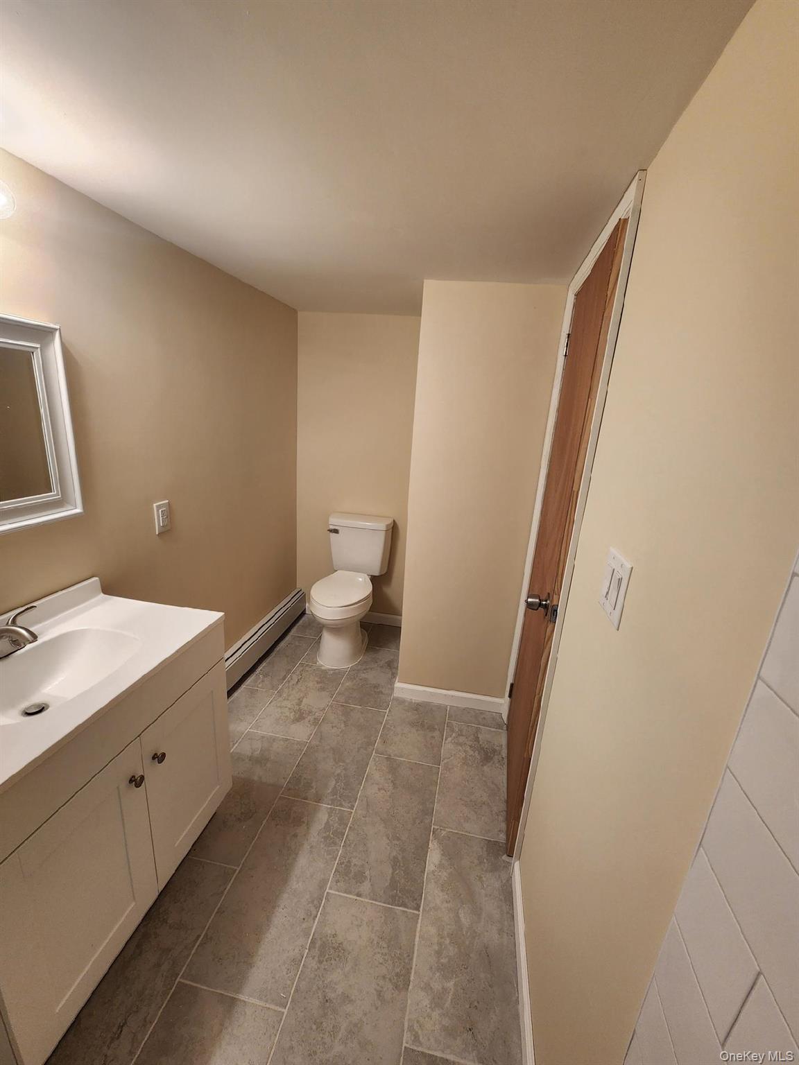 24 Poplar Place Bay Shore Bay Shore, NY 11706