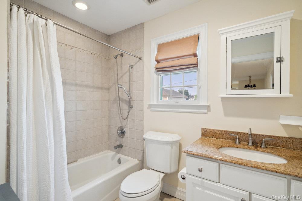 47 Syosset Circle Syosset Syosset, NY 11791