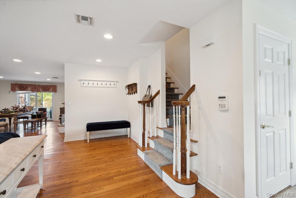 47 Syosset Circle Syosset Syosset, NY 11791