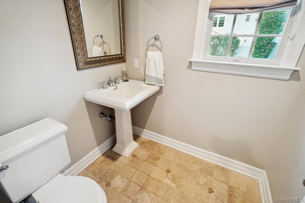 47 Syosset Circle Syosset Syosset, NY 11791