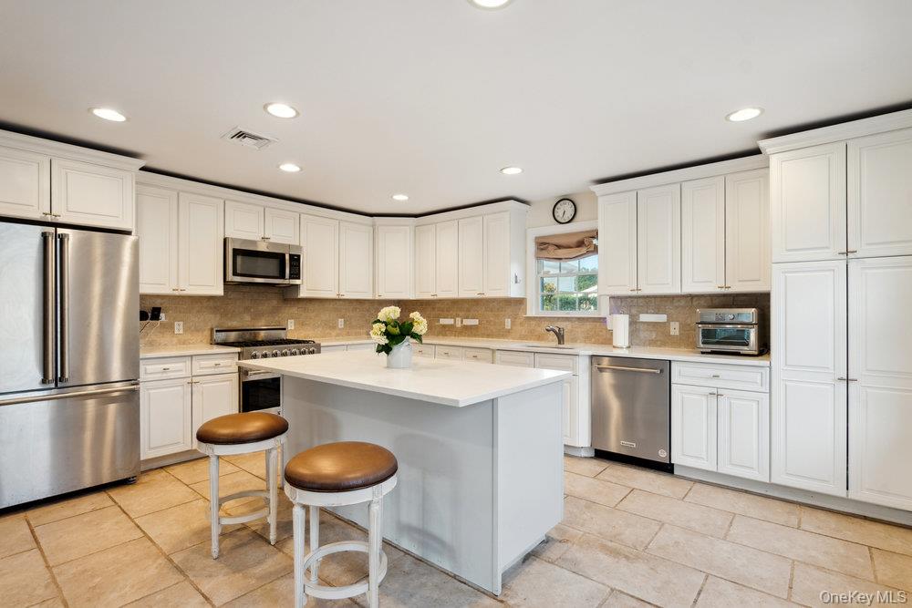 47 Syosset Circle Syosset Syosset, NY 11791