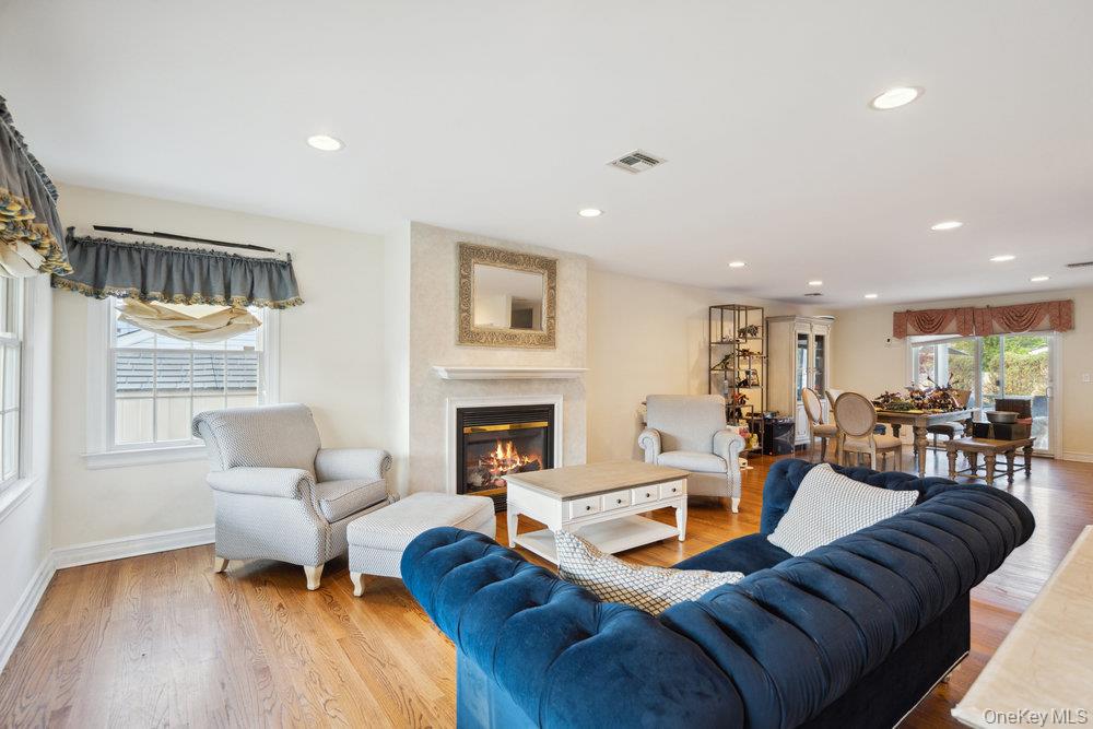 47 Syosset Circle Syosset Syosset, NY 11791