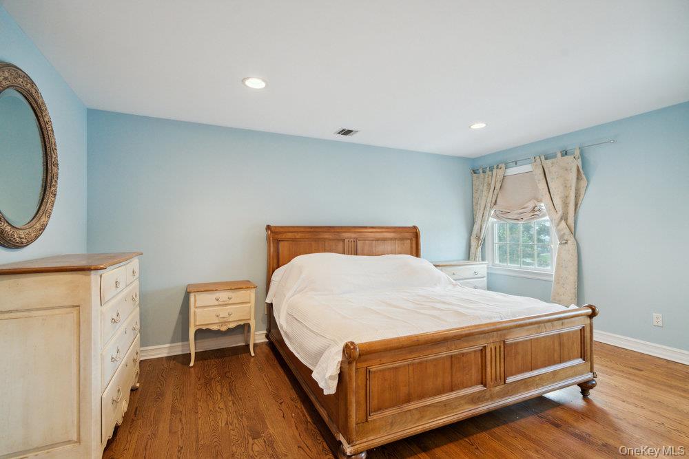 47 Syosset Circle Syosset Syosset, NY 11791