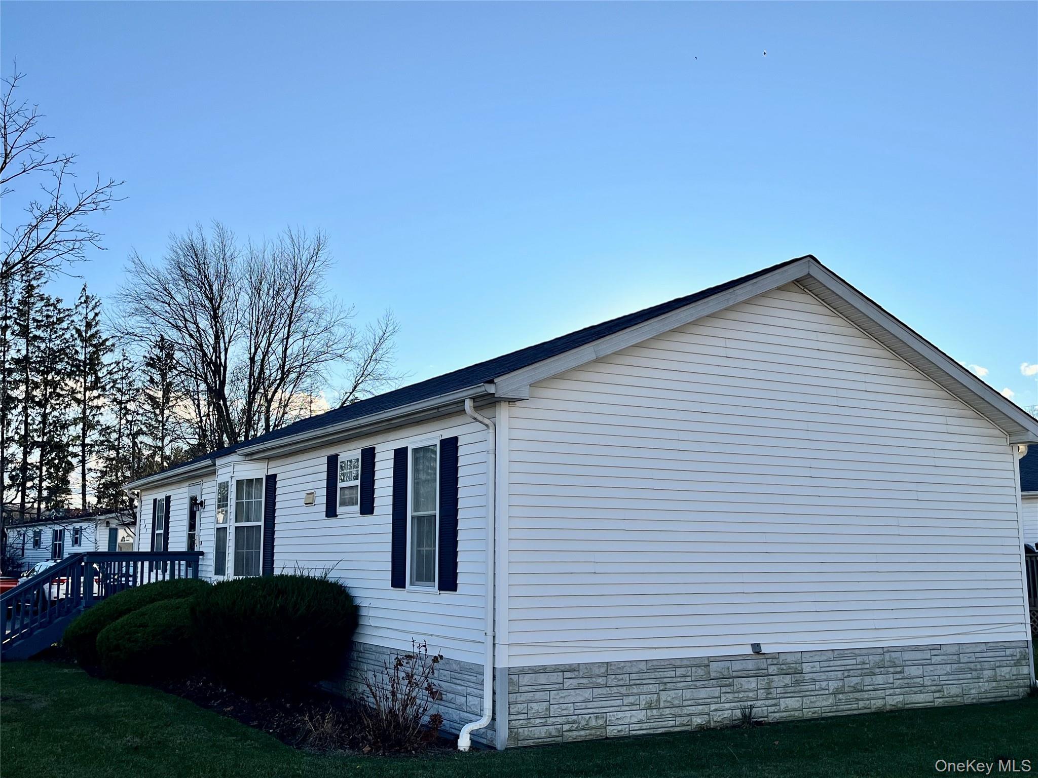 105 North Mountainview MH Out of NYC Stony Point, NY 10950