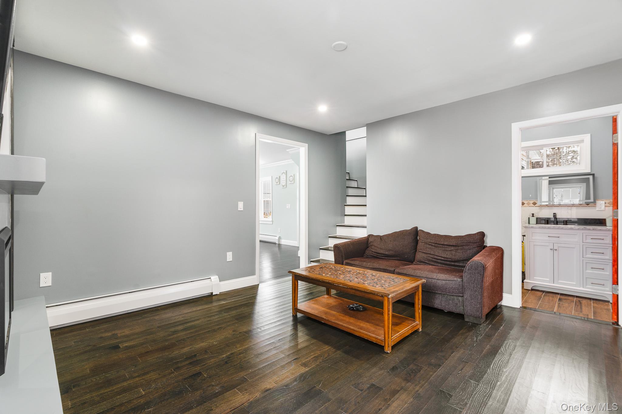 104 S Quaker Lane Out of NYC Hyde Park, NY 12538