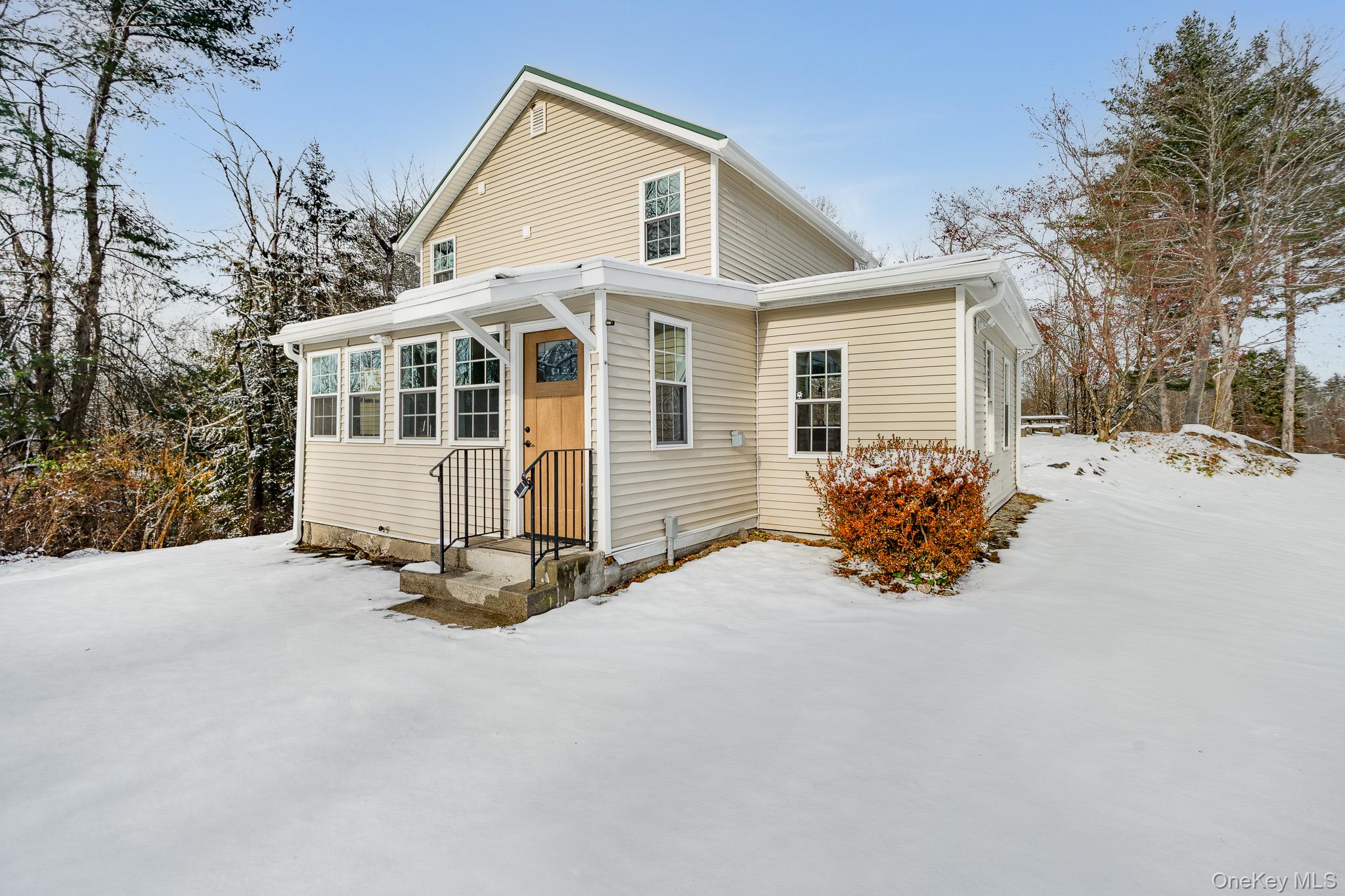 104 S Quaker Lane Out of NYC Hyde Park, NY 12538