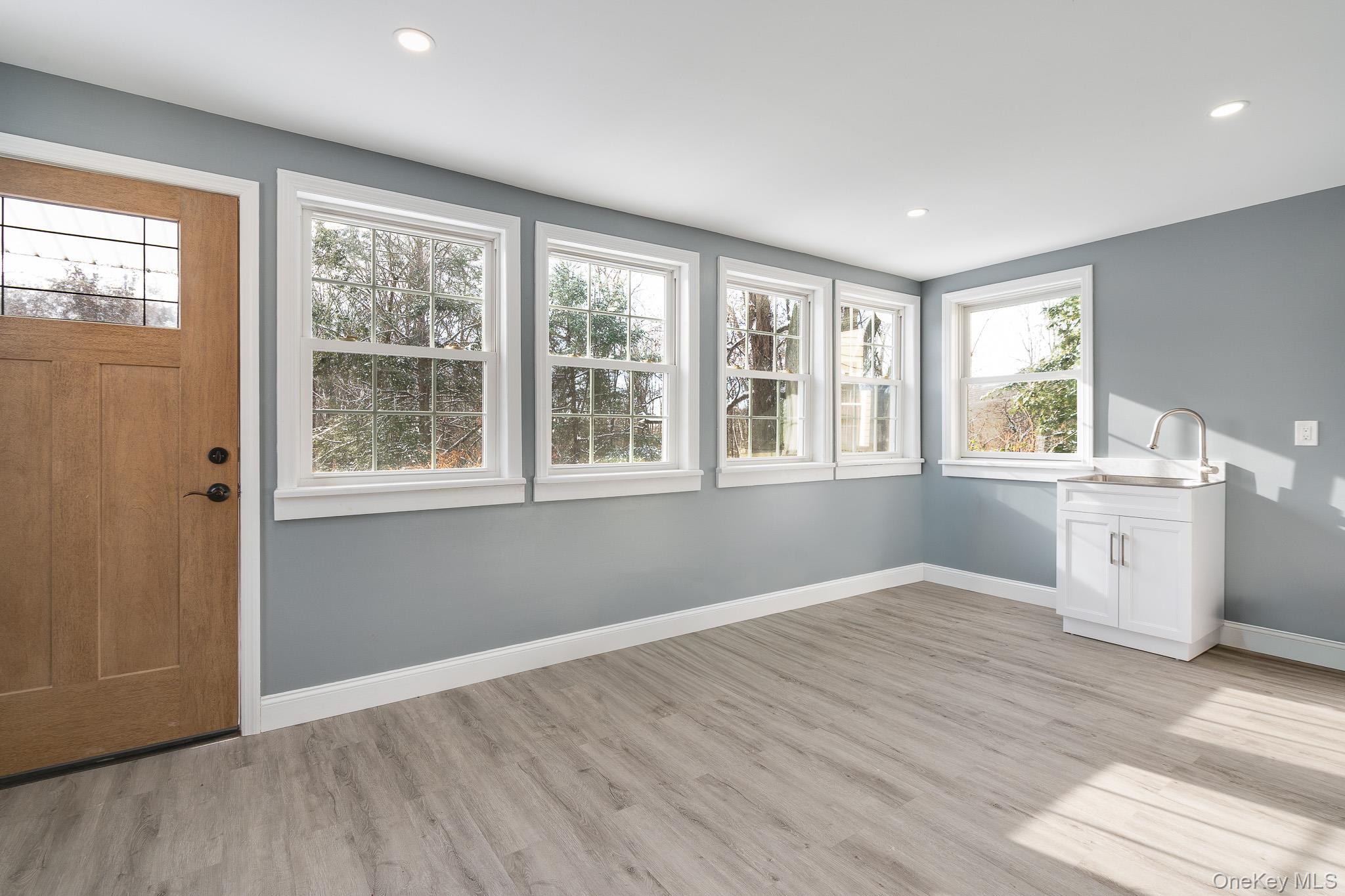 104 S Quaker Lane Out of NYC Hyde Park, NY 12538