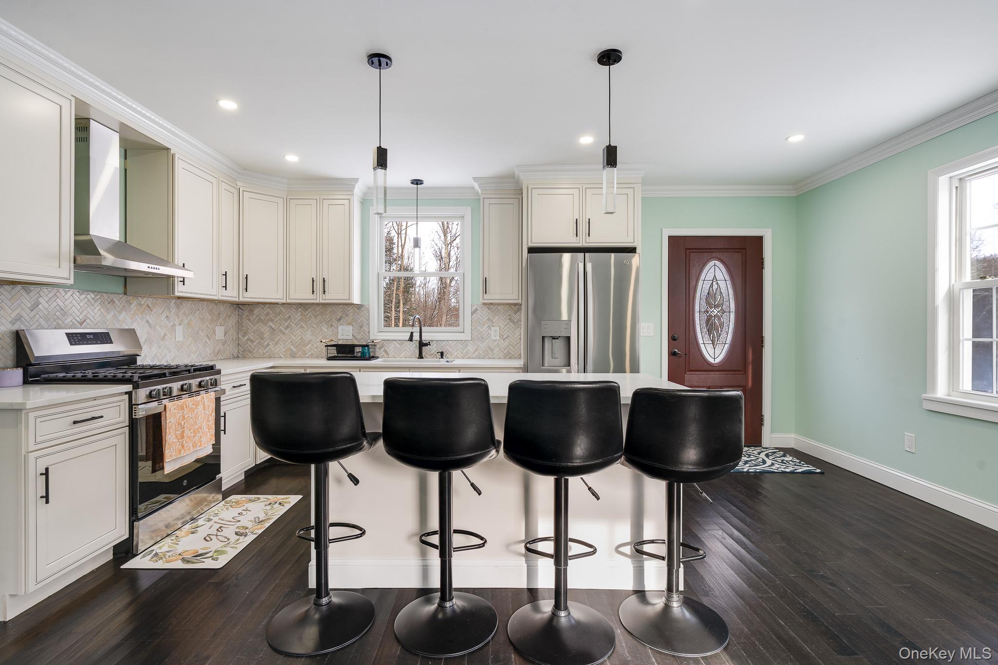 104 S Quaker Lane Out of NYC Hyde Park, NY 12538