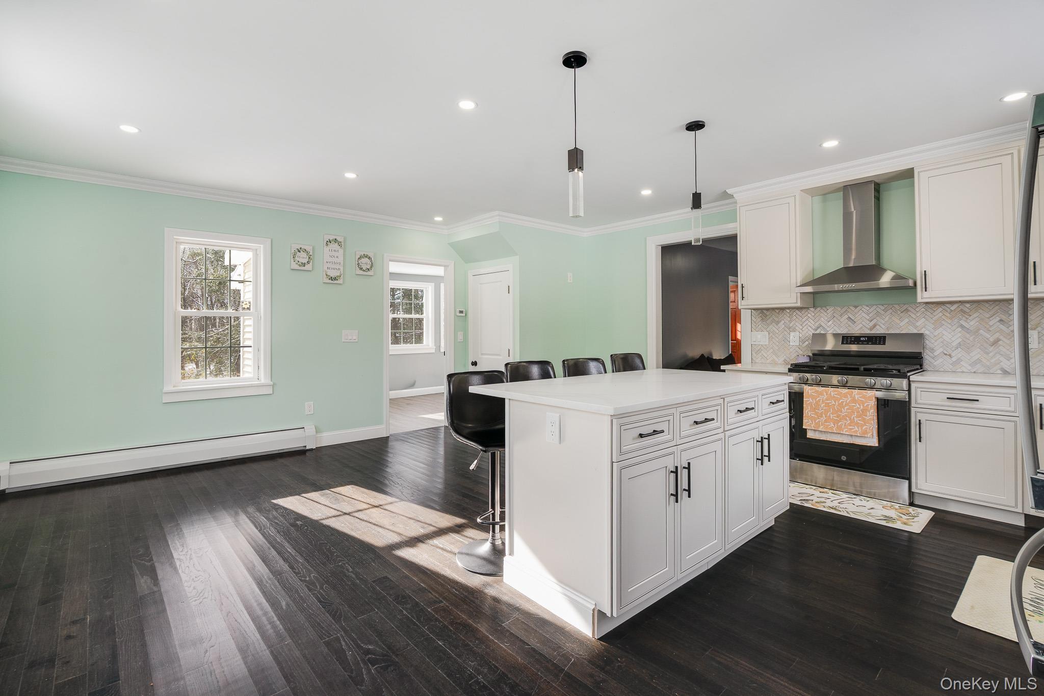 104 S Quaker Lane Out of NYC Hyde Park, NY 12538