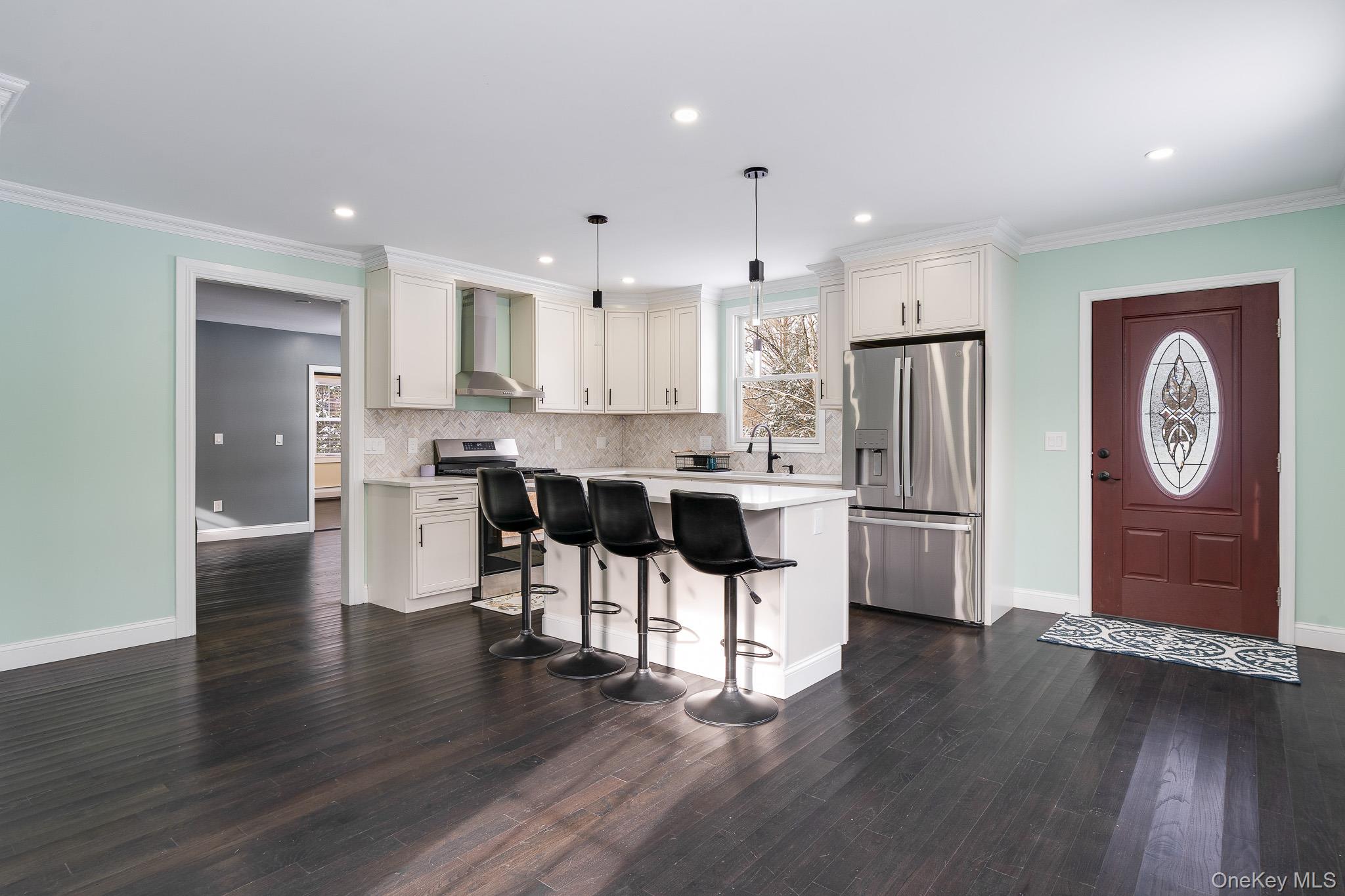 104 S Quaker Lane Out of NYC Hyde Park, NY 12538