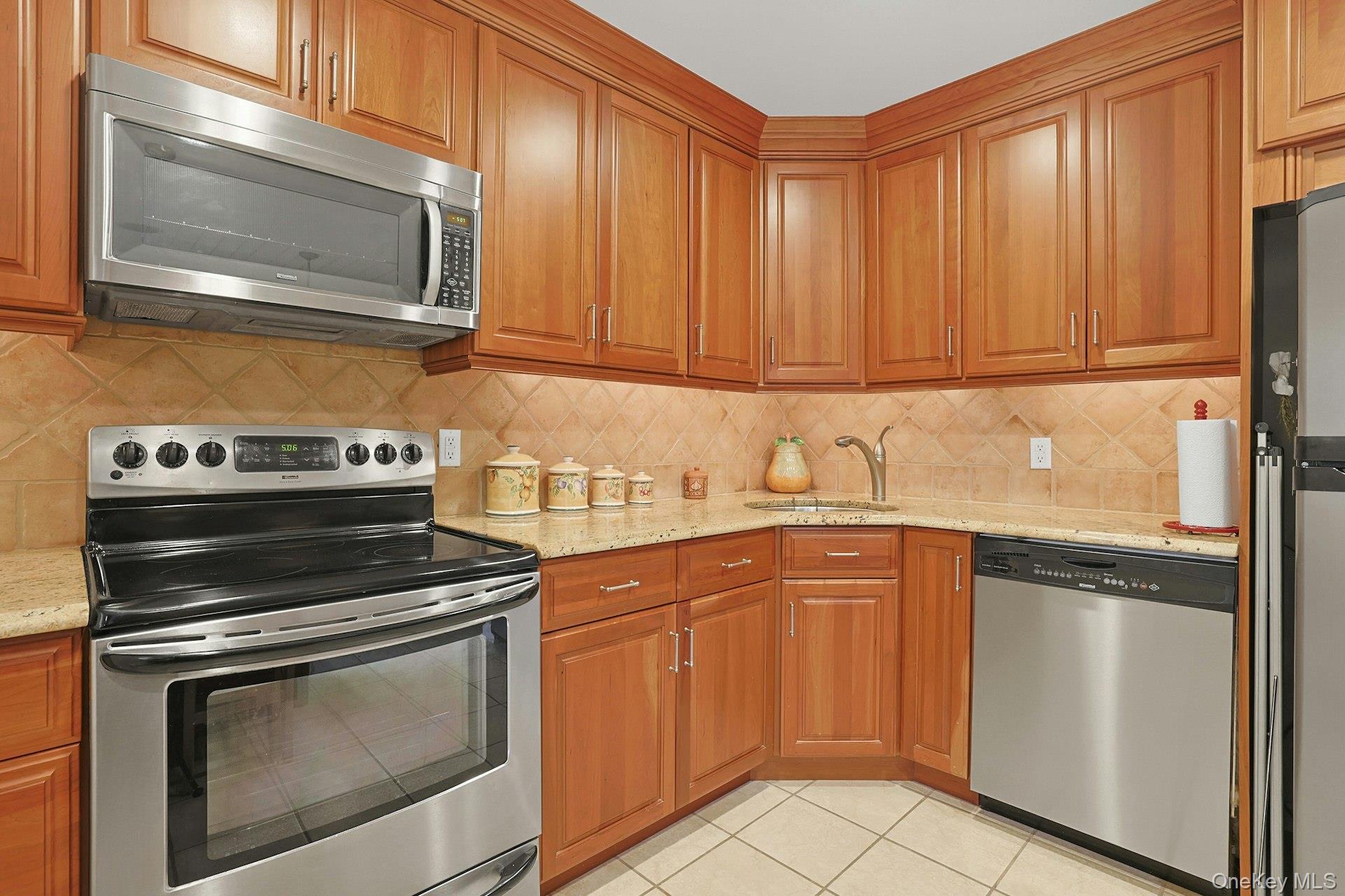 9 Somerset Drive 11-F Out of NYC Suffern, NY 10901