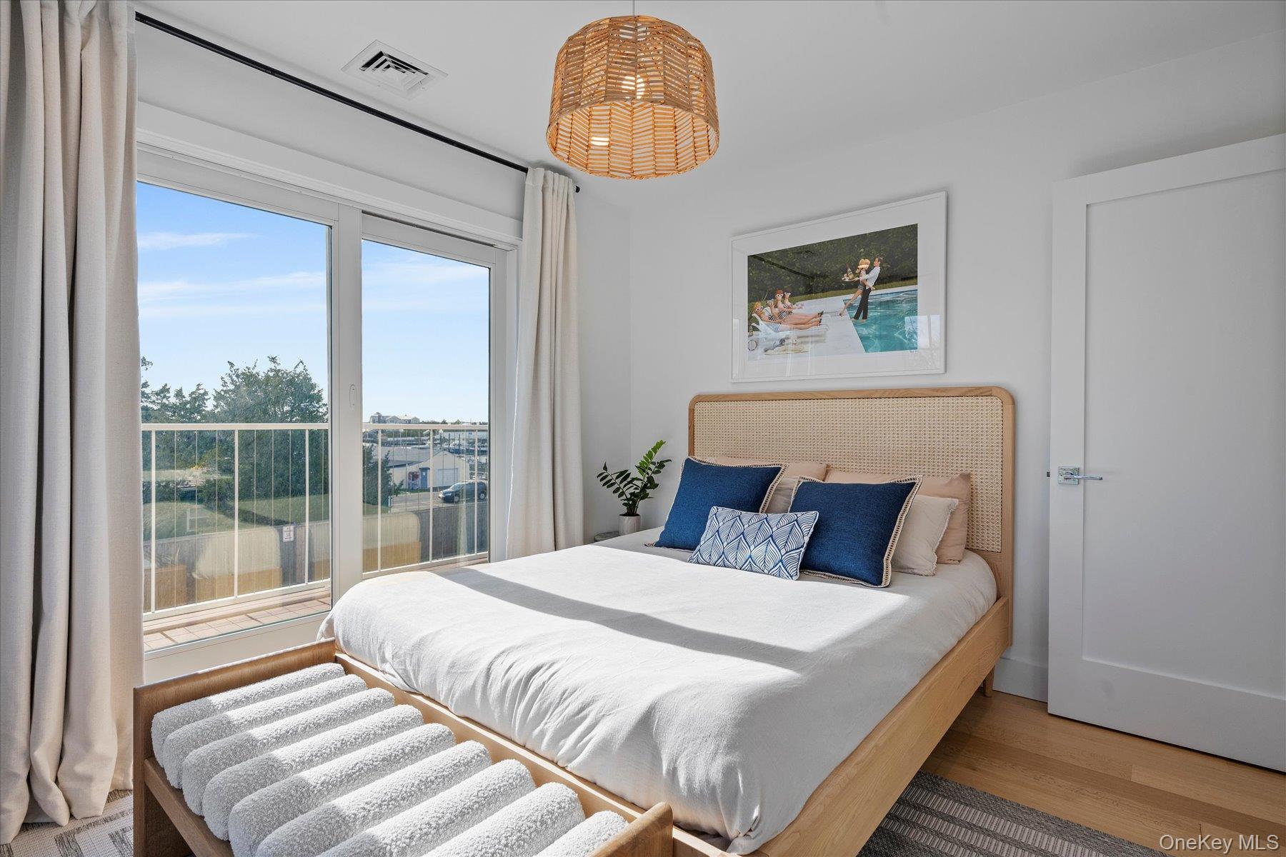 68 Foster Avenue 12 Hampton Bays Hampton Bays, NY 11946