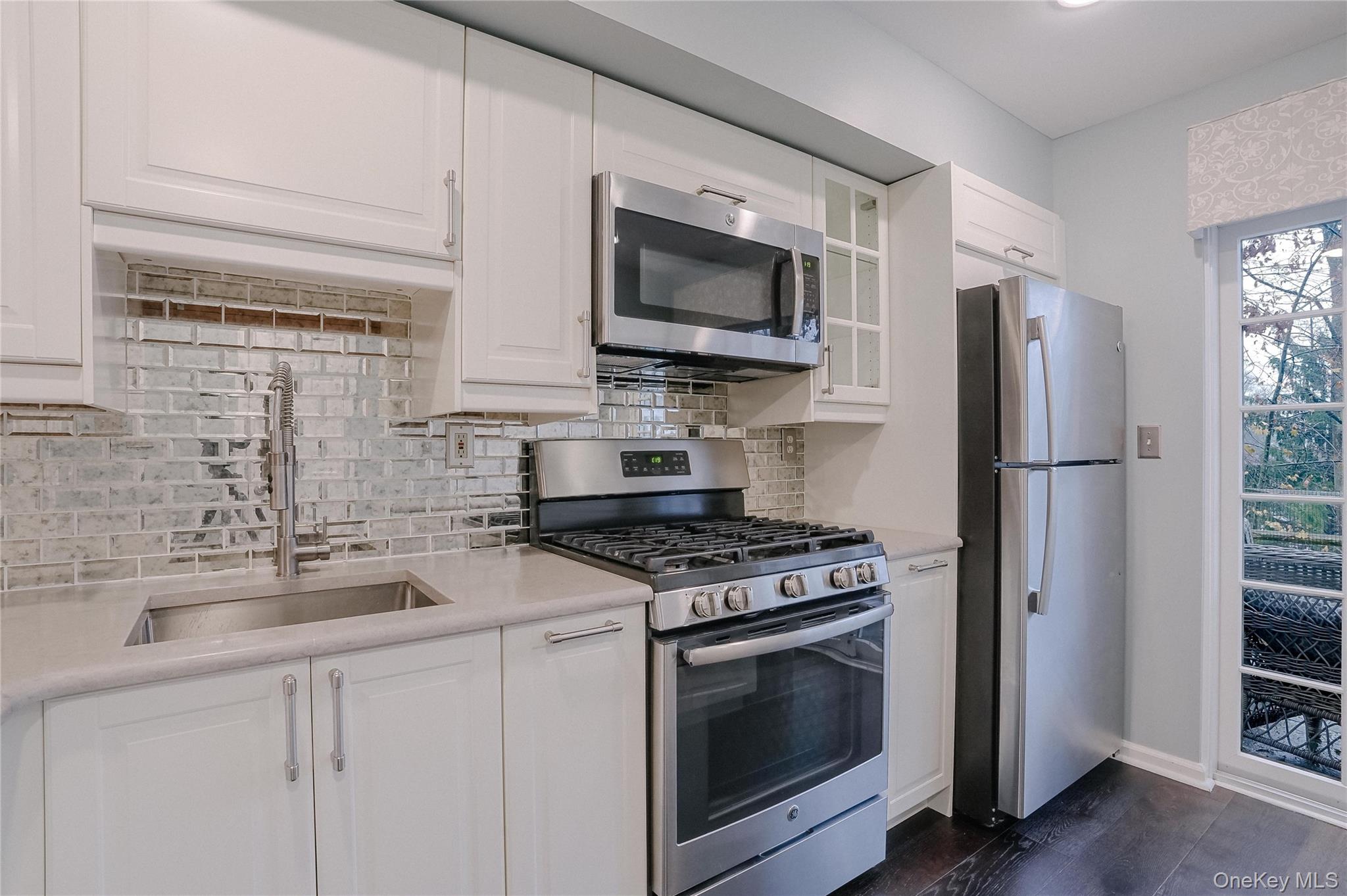 203 Park Ridge Lane White Plains White Plains, NY 10603