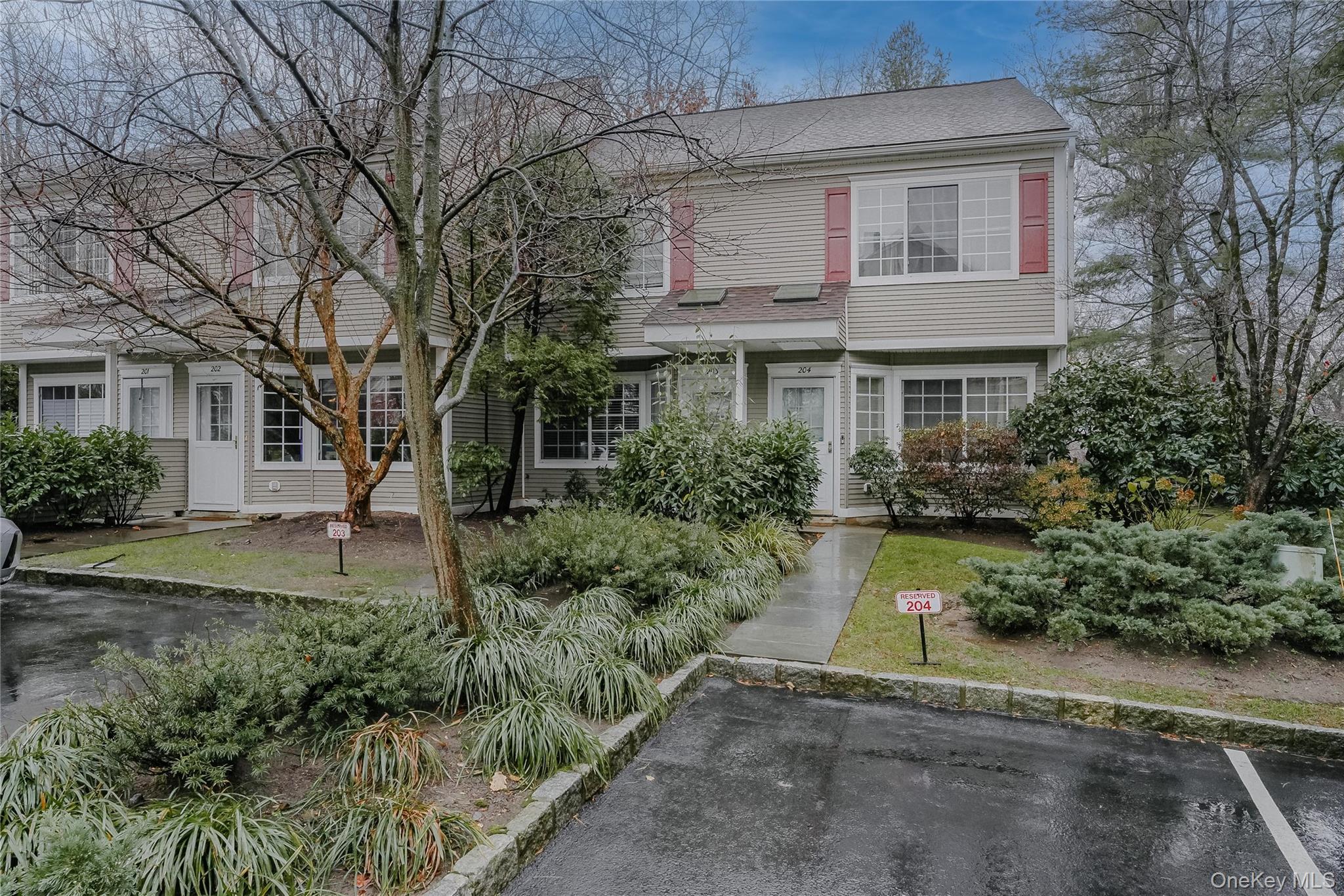 203 Park Ridge Lane White Plains White Plains, NY 10603