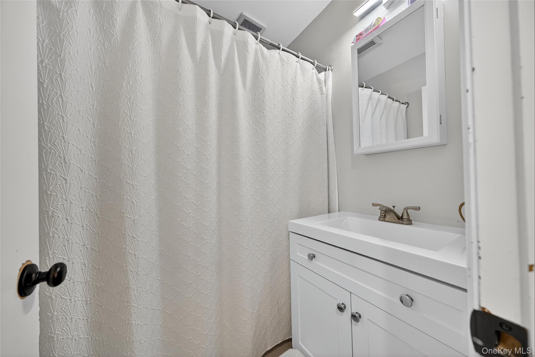 11 Pennsylvania Avenue Out of NYC Monroe, NY 10950