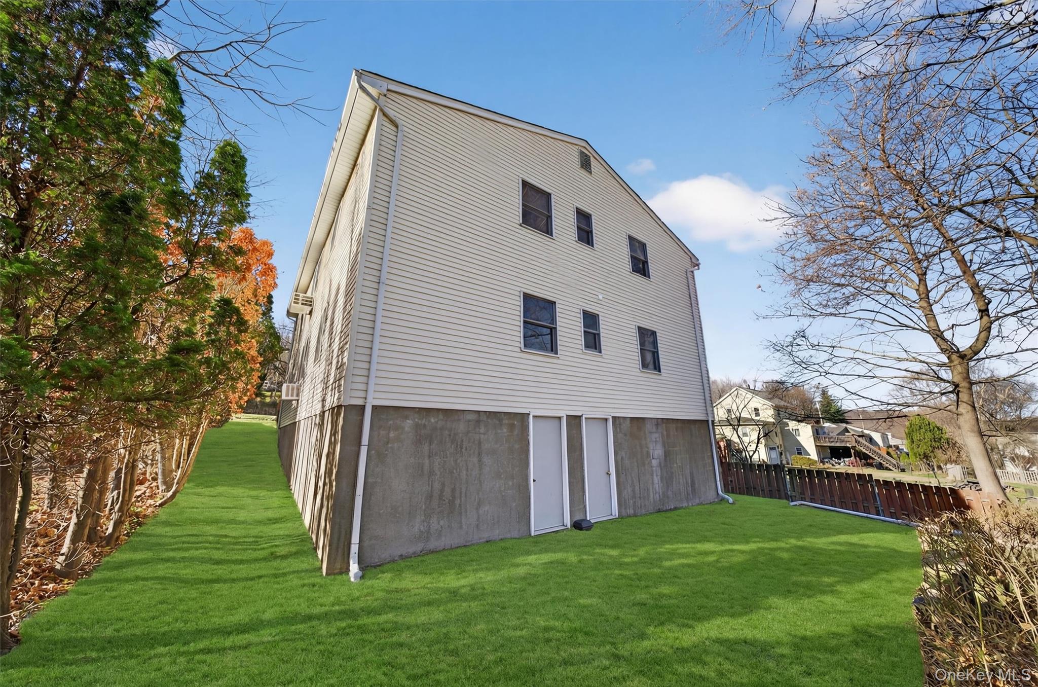 55 High Street Out of NYC Monroe, NY 10950