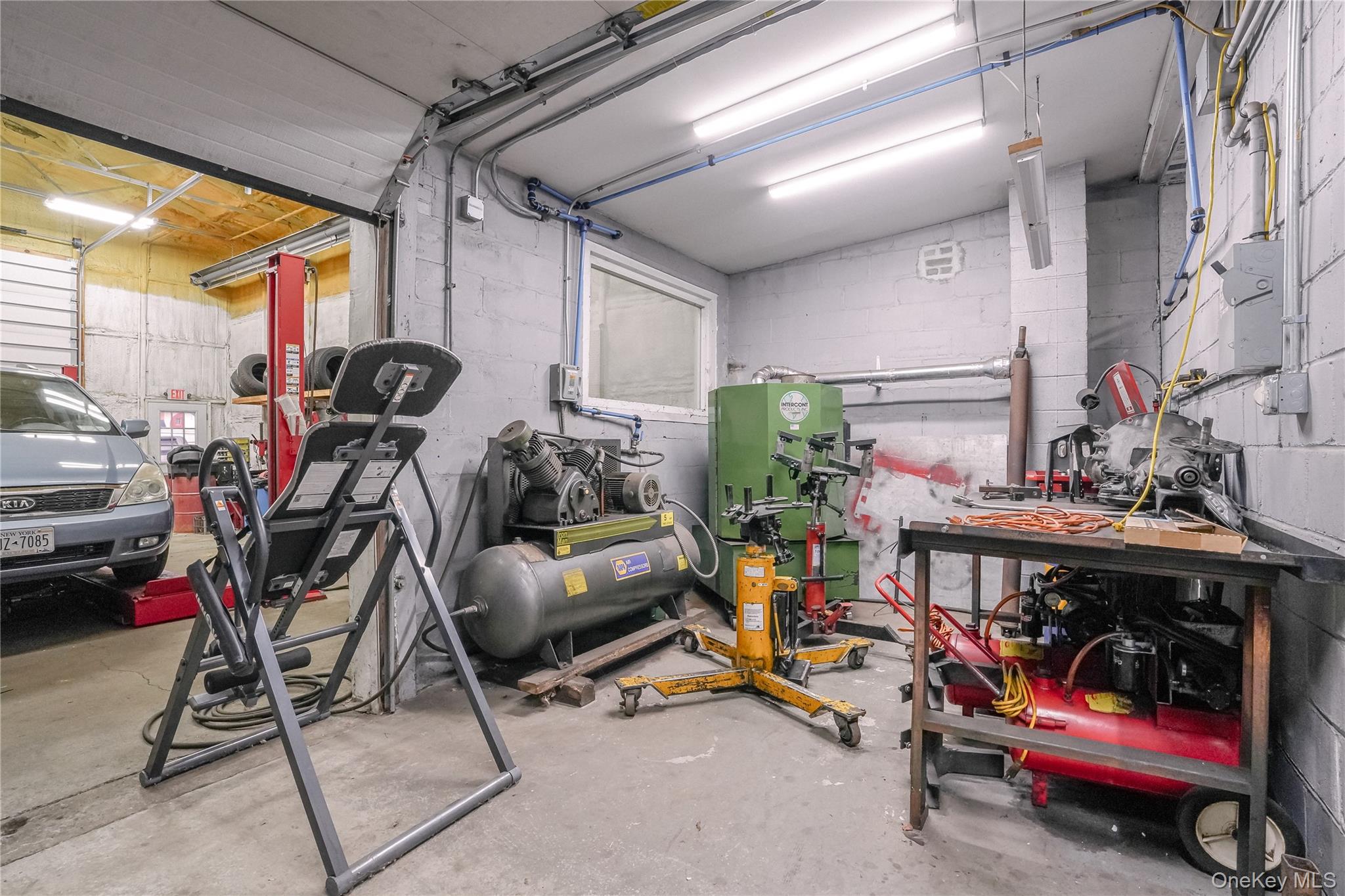 334 Broadway Out of NYC Kingston, NY 12401