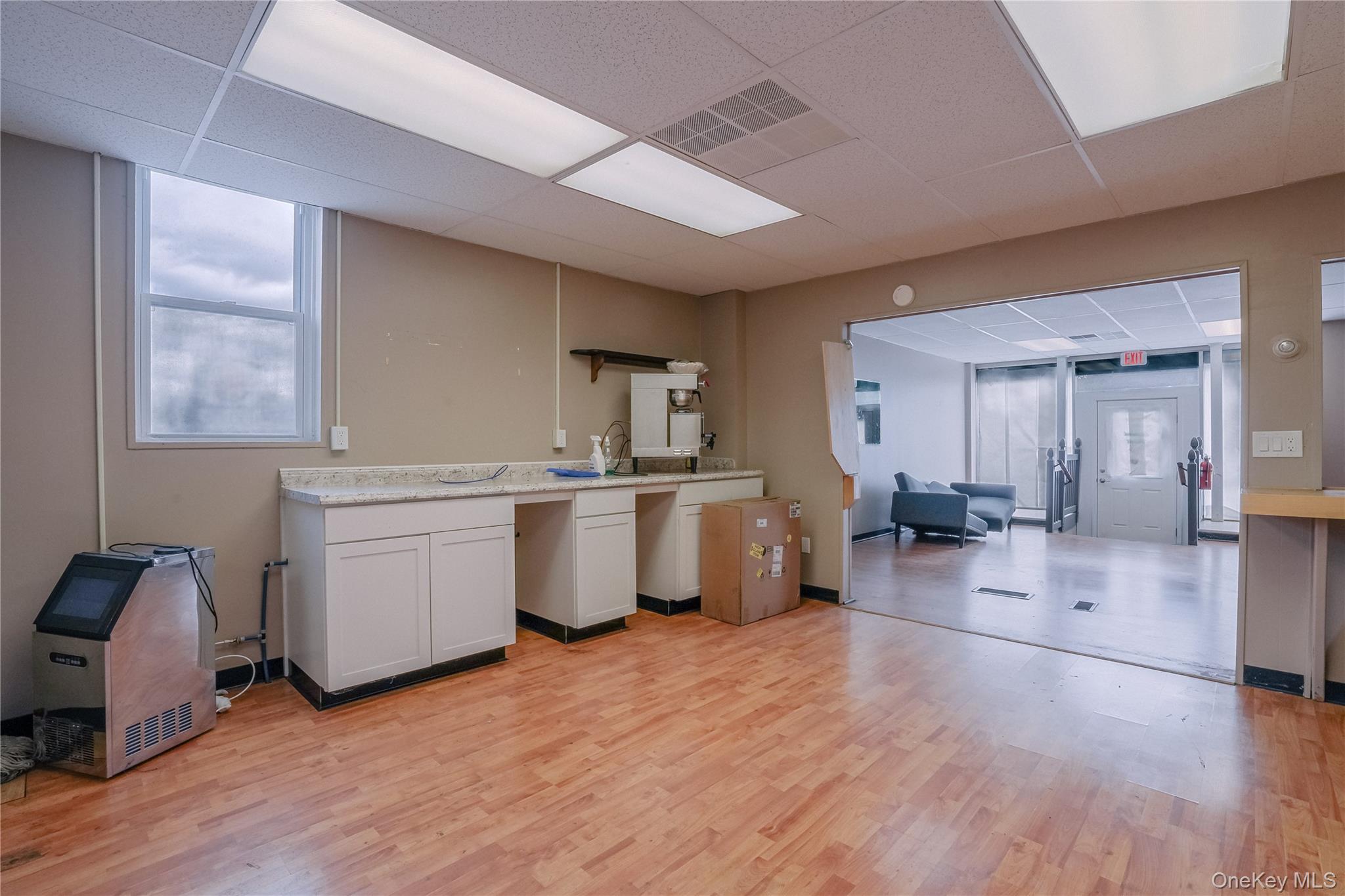 334 Broadway Out of NYC Kingston, NY 12401