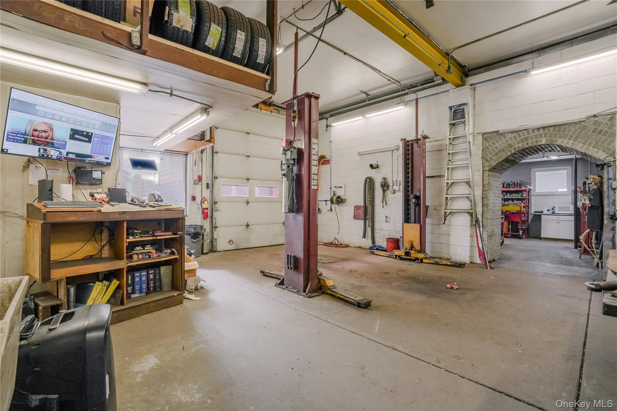 334 Broadway Out of NYC Kingston, NY 12401